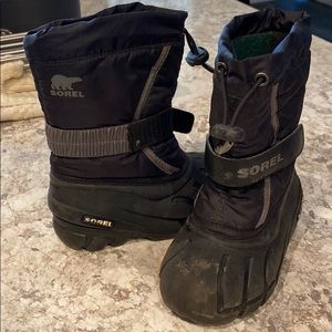 Toddler 9C sorel snow boots